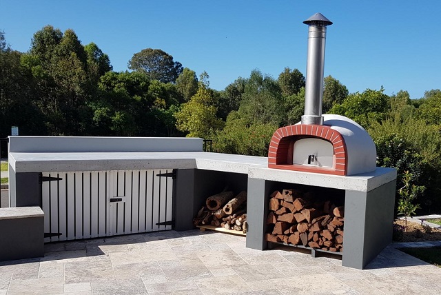 built-in pizza oven in the patio